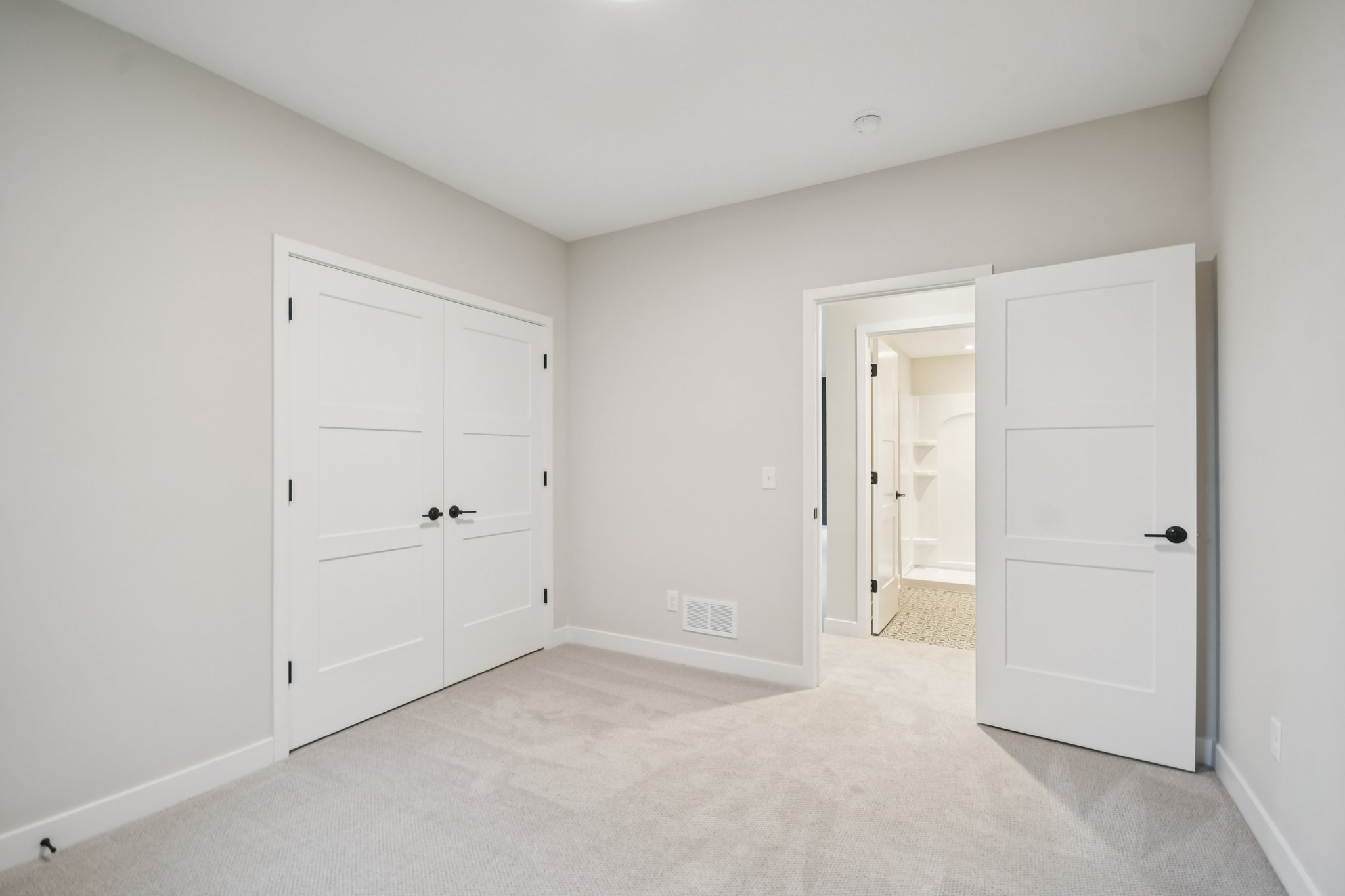 Harkness Ave S-S1610-038.jpg