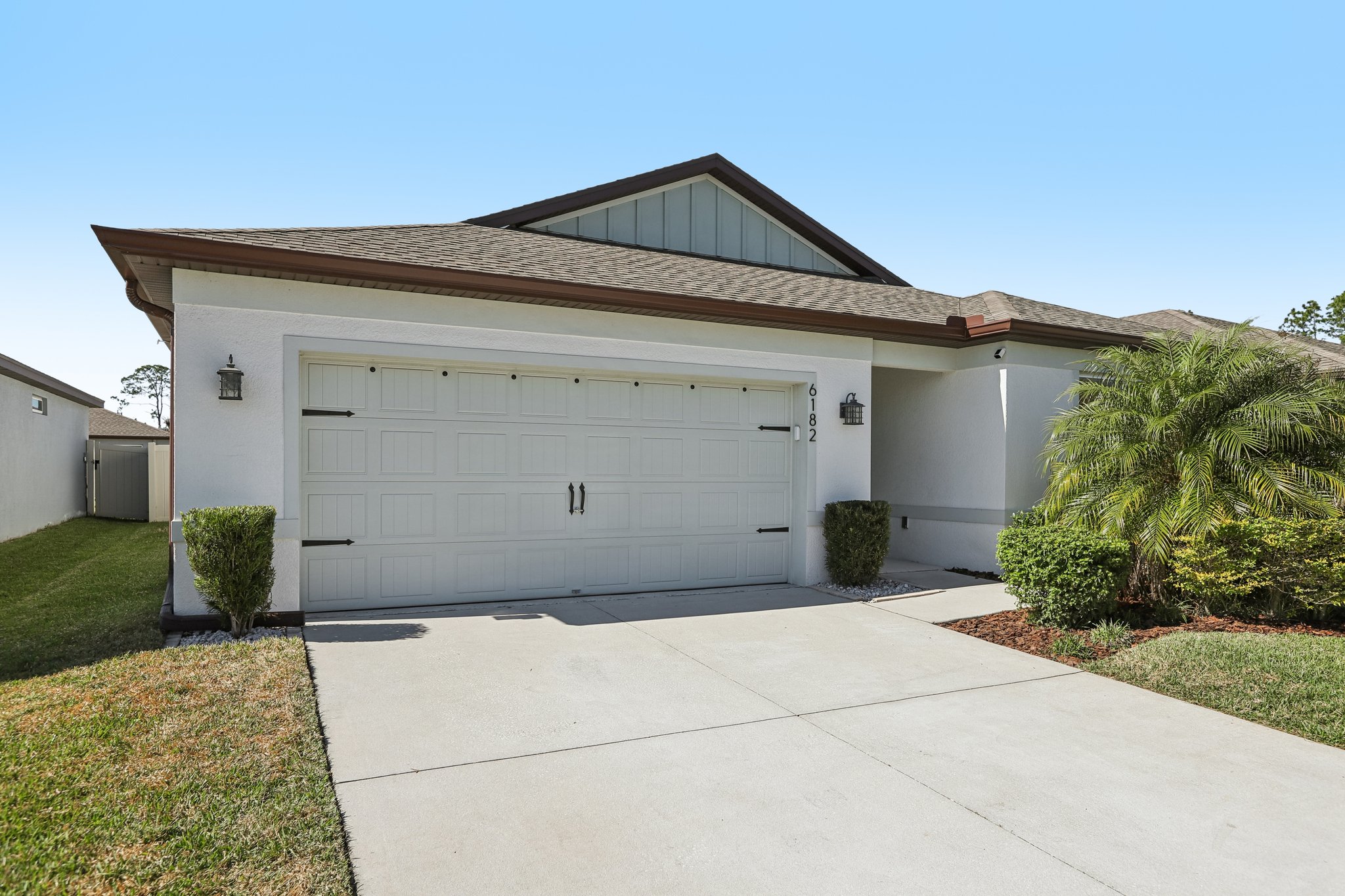 Dutton Dr-S1701-002.jpg