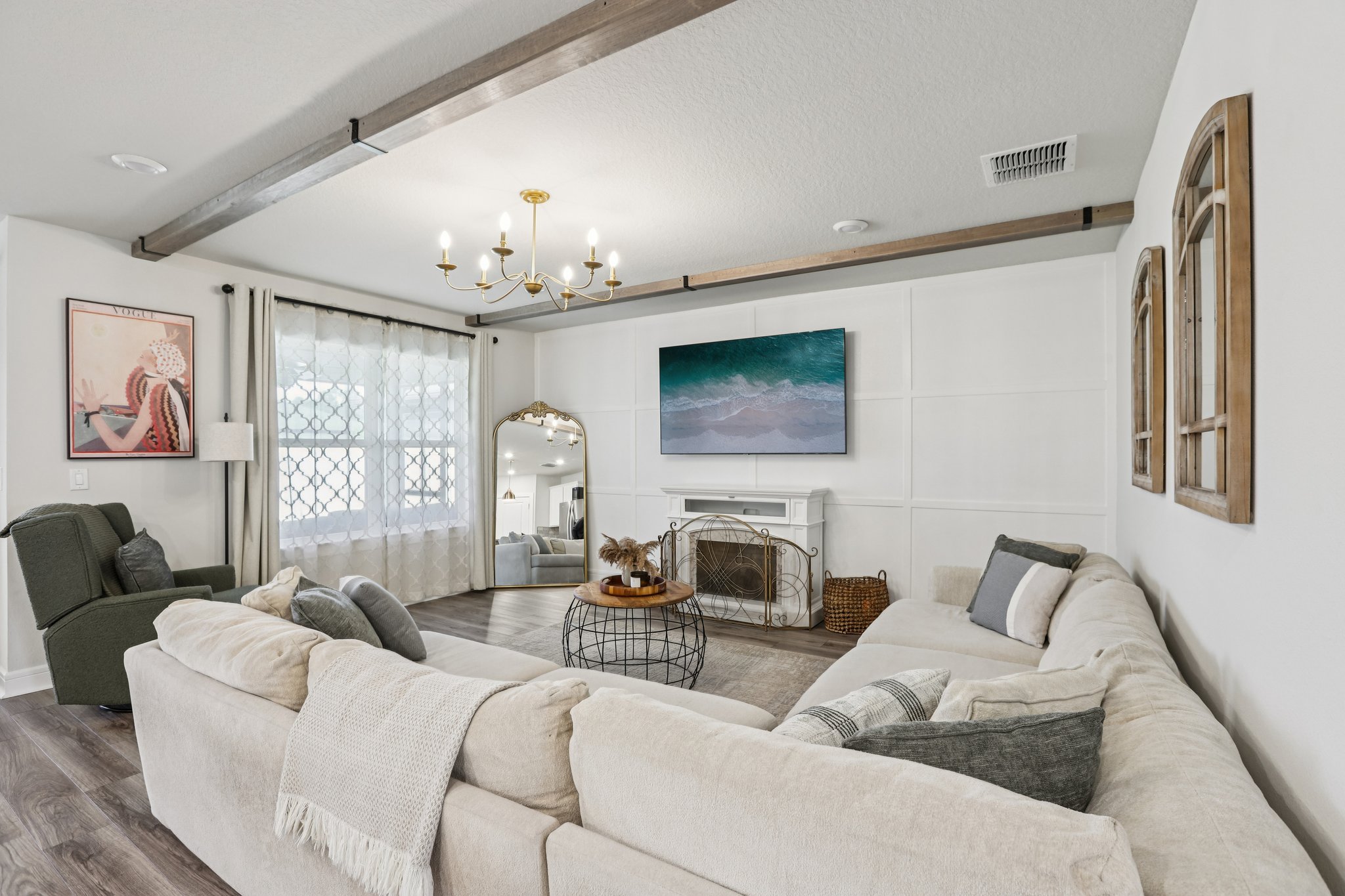 Dutton Dr-S1701-007.jpg