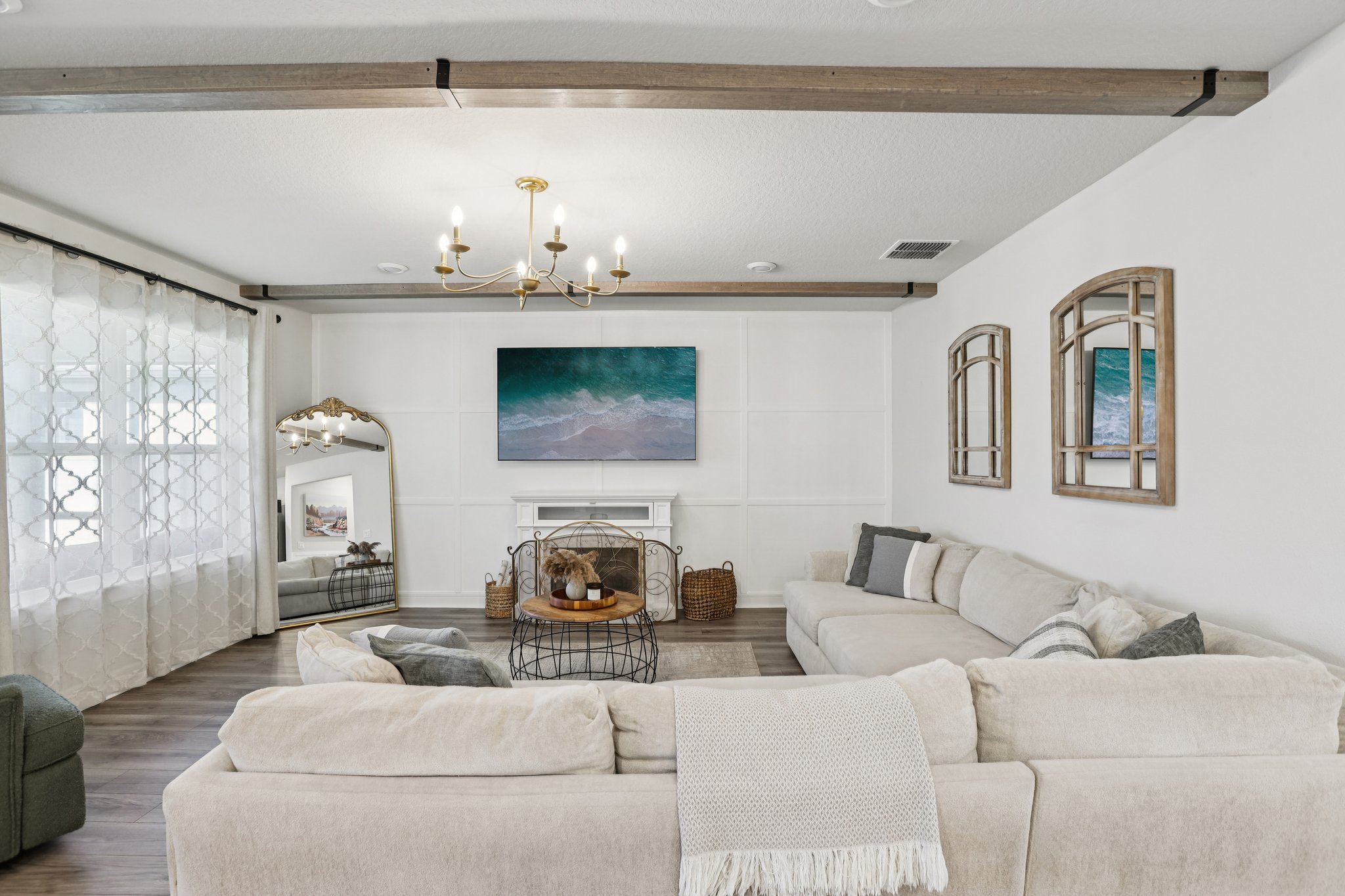 Dutton Dr-S1701-008.jpg