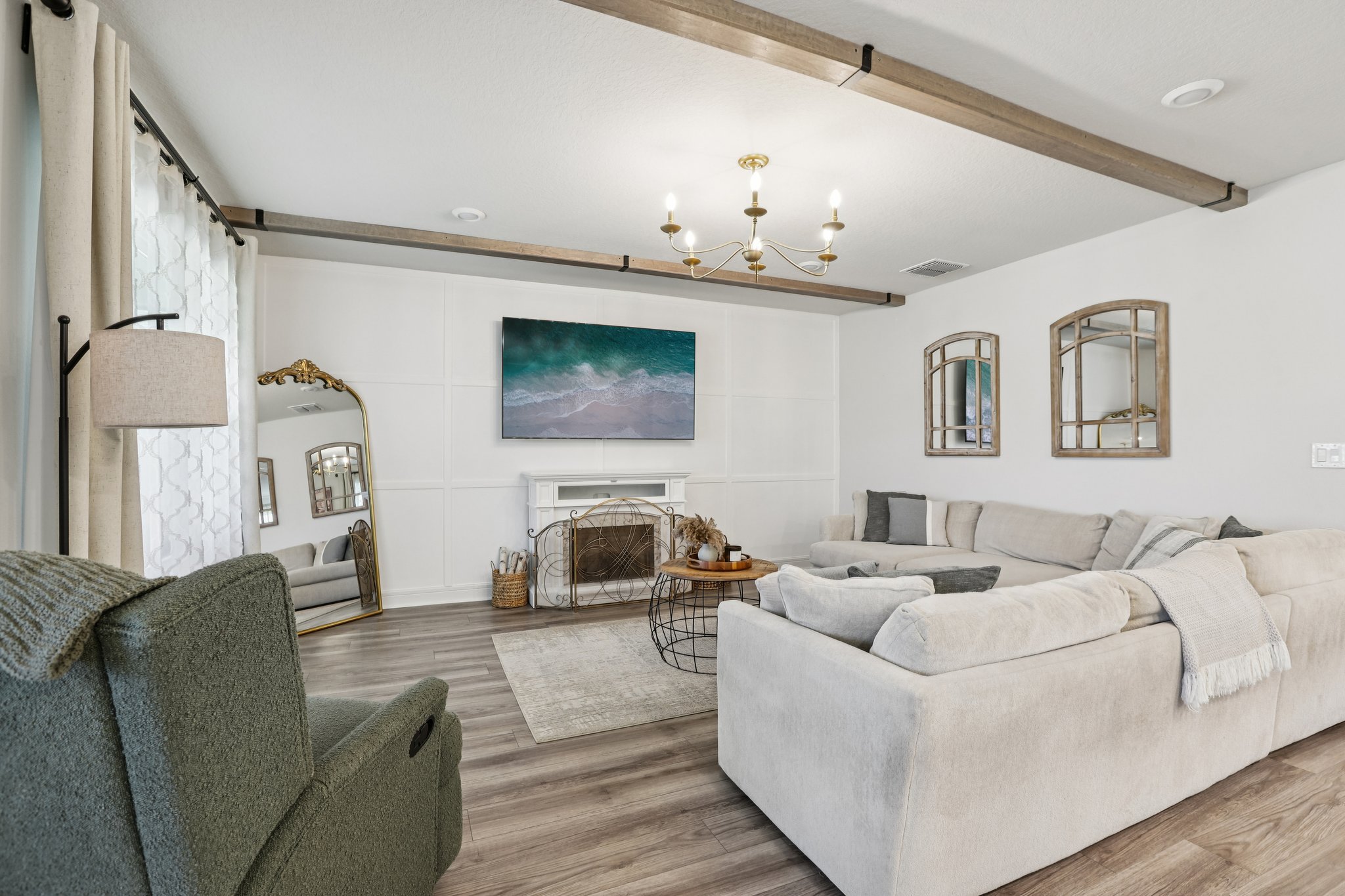 Dutton Dr-S1701-009.jpg