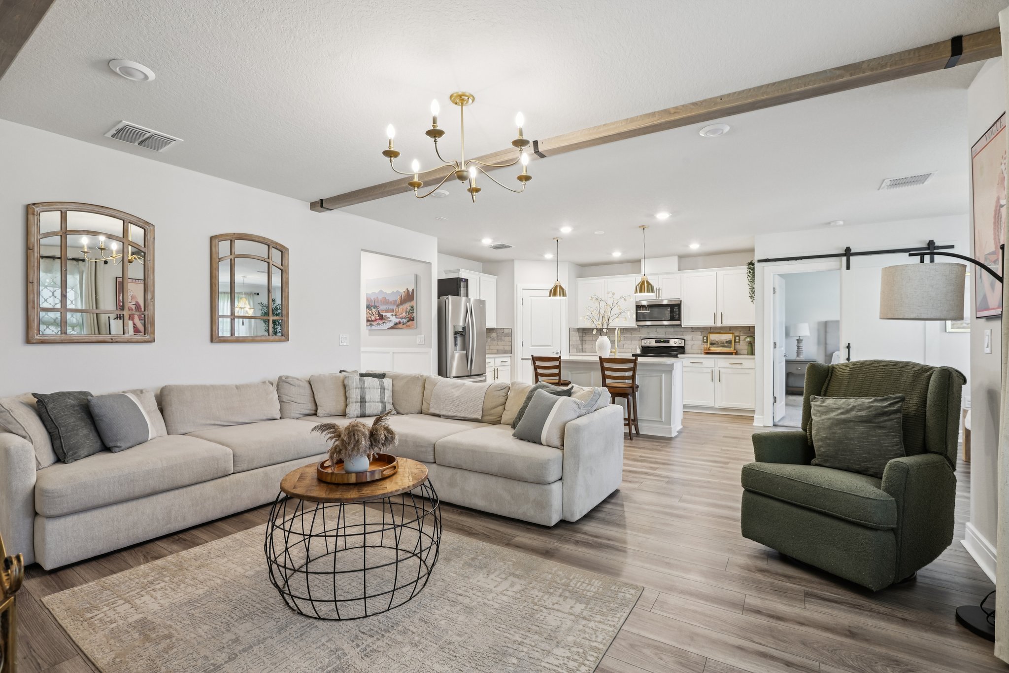 Dutton Dr-S1701-011.jpg