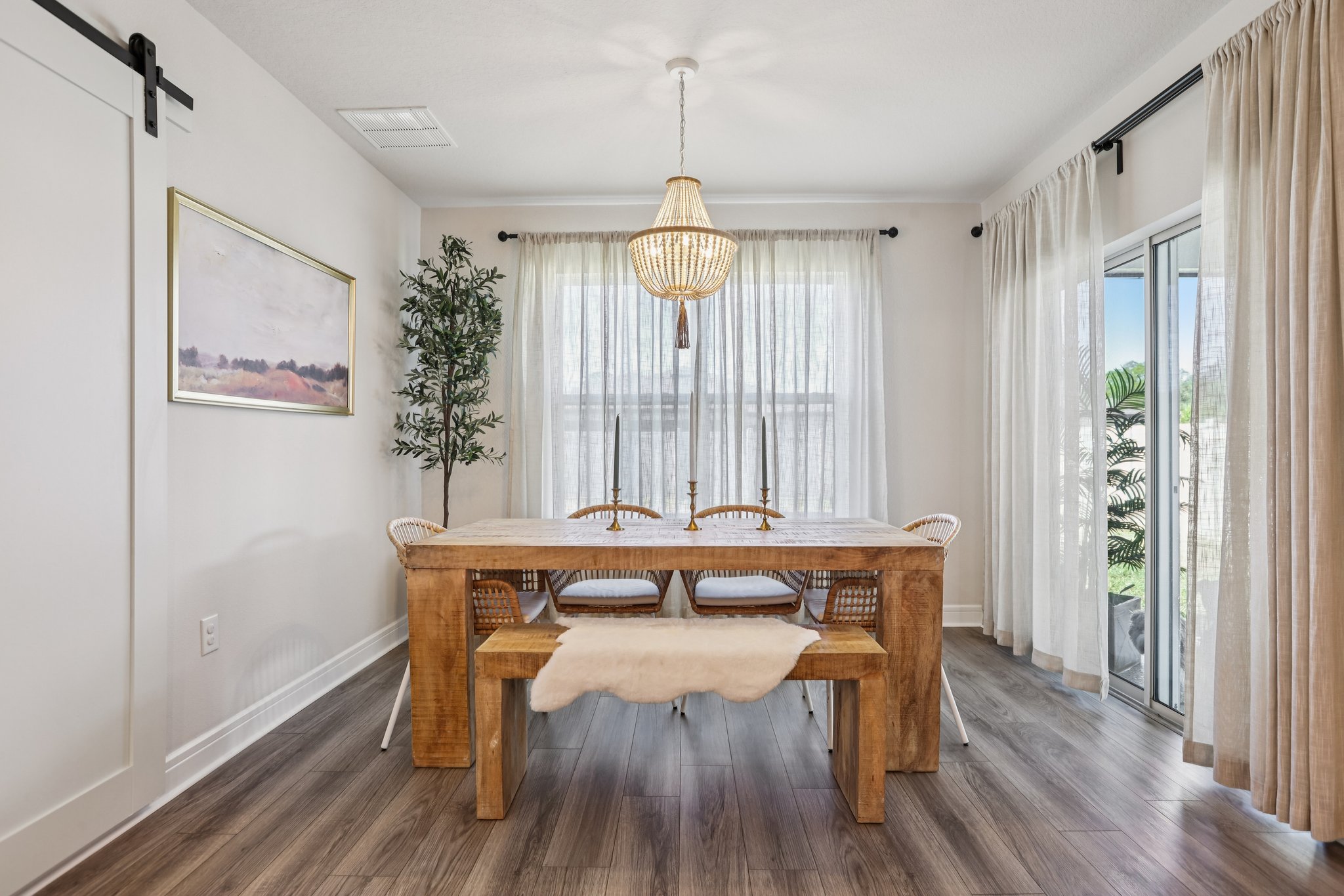 Dutton Dr-S1701-012.jpg