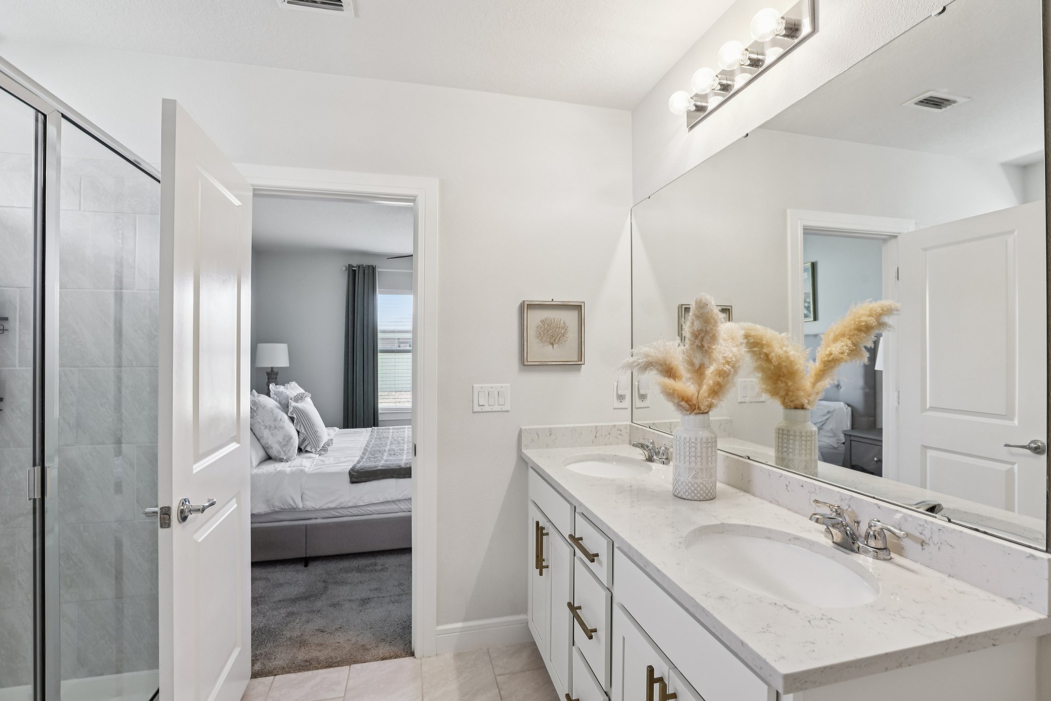 Dutton Dr-S1701-036.jpg