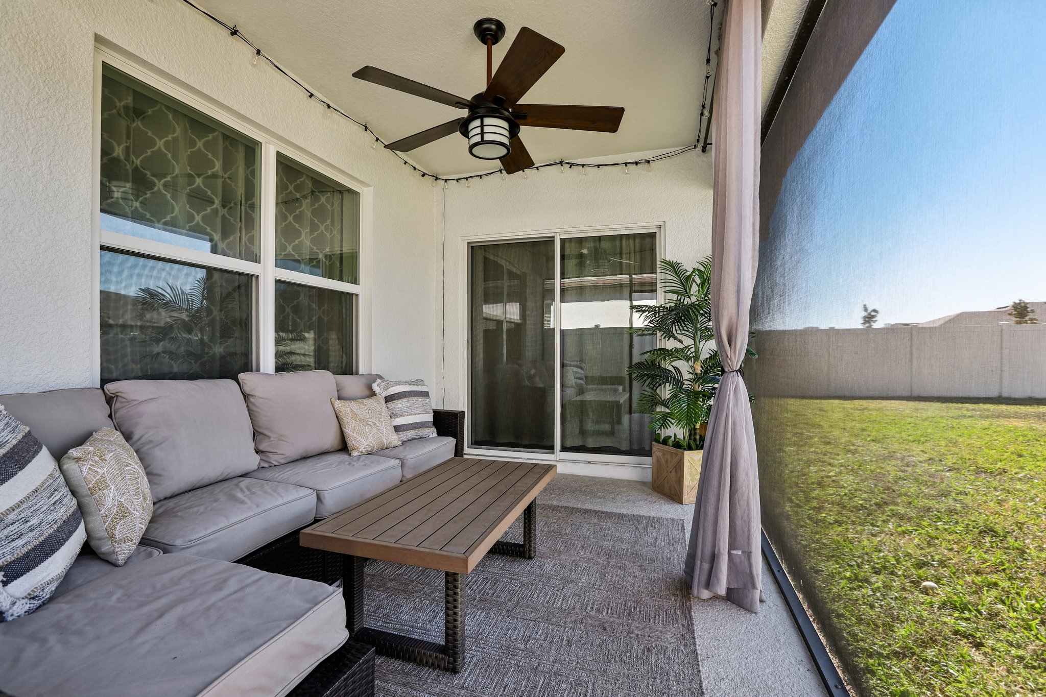 Dutton Dr-S1701-039.jpg