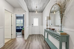 Dutton Dr-S1701-005.jpg