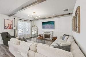 Dutton Dr-S1701-007.jpg