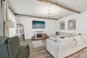 Dutton Dr-S1701-009.jpg