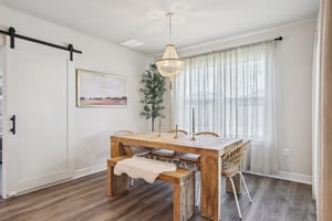 Dutton Dr-S1701-013.jpg