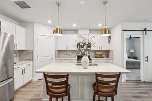 Dutton Dr-S1701-015.jpg