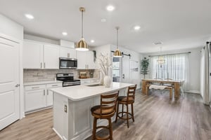 Dutton Dr-S1701-016.jpg