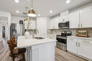 Dutton Dr-S1701-020.jpg