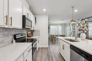 Dutton Dr-S1701-022.jpg