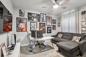 Dutton Dr-S1701-027.jpg