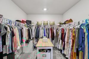 Dutton Dr-S1701-037.jpg