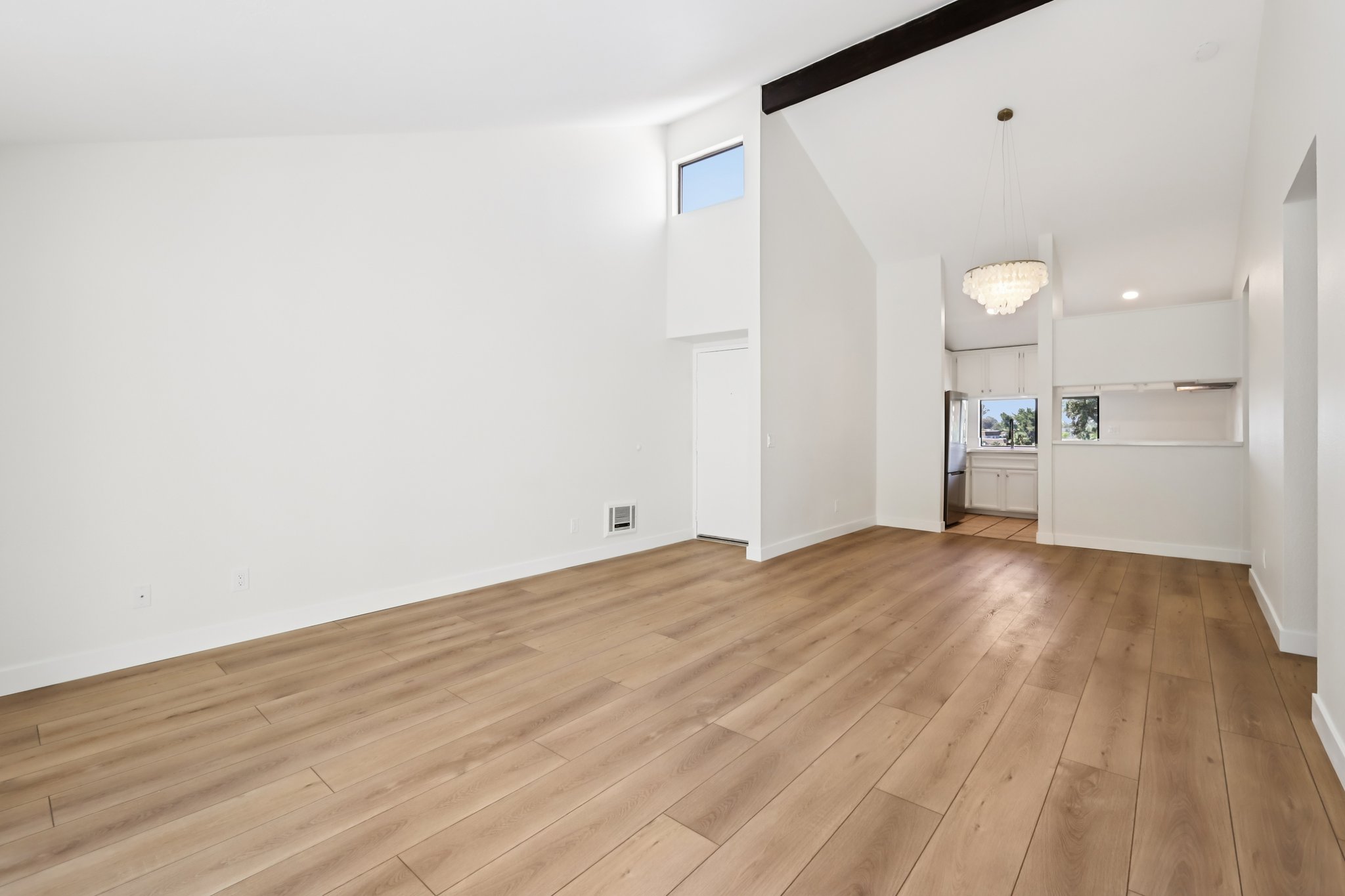 Agee St 186-S2403-004.jpg