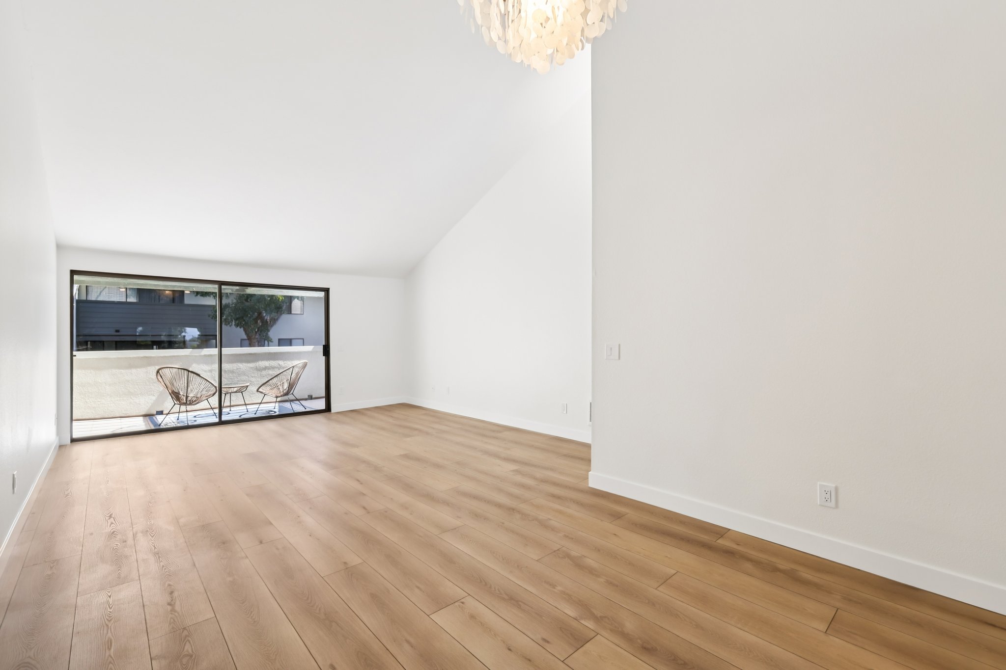 Agee St 186-S2403-009.jpg