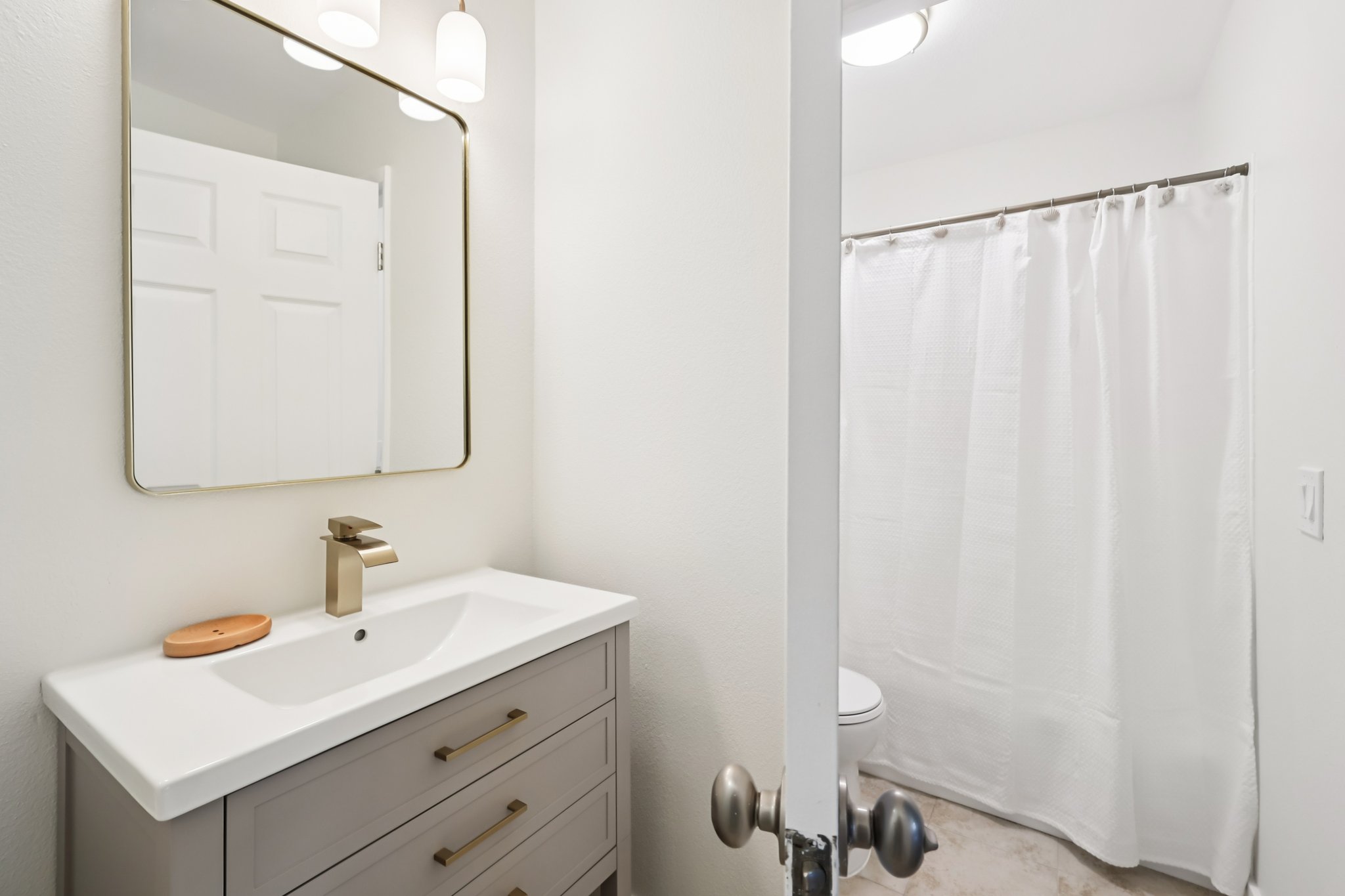 Agee St 186-S2403-024.jpg