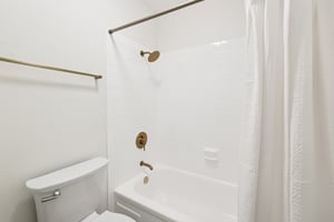 Agee St 186-S2403-026.jpg