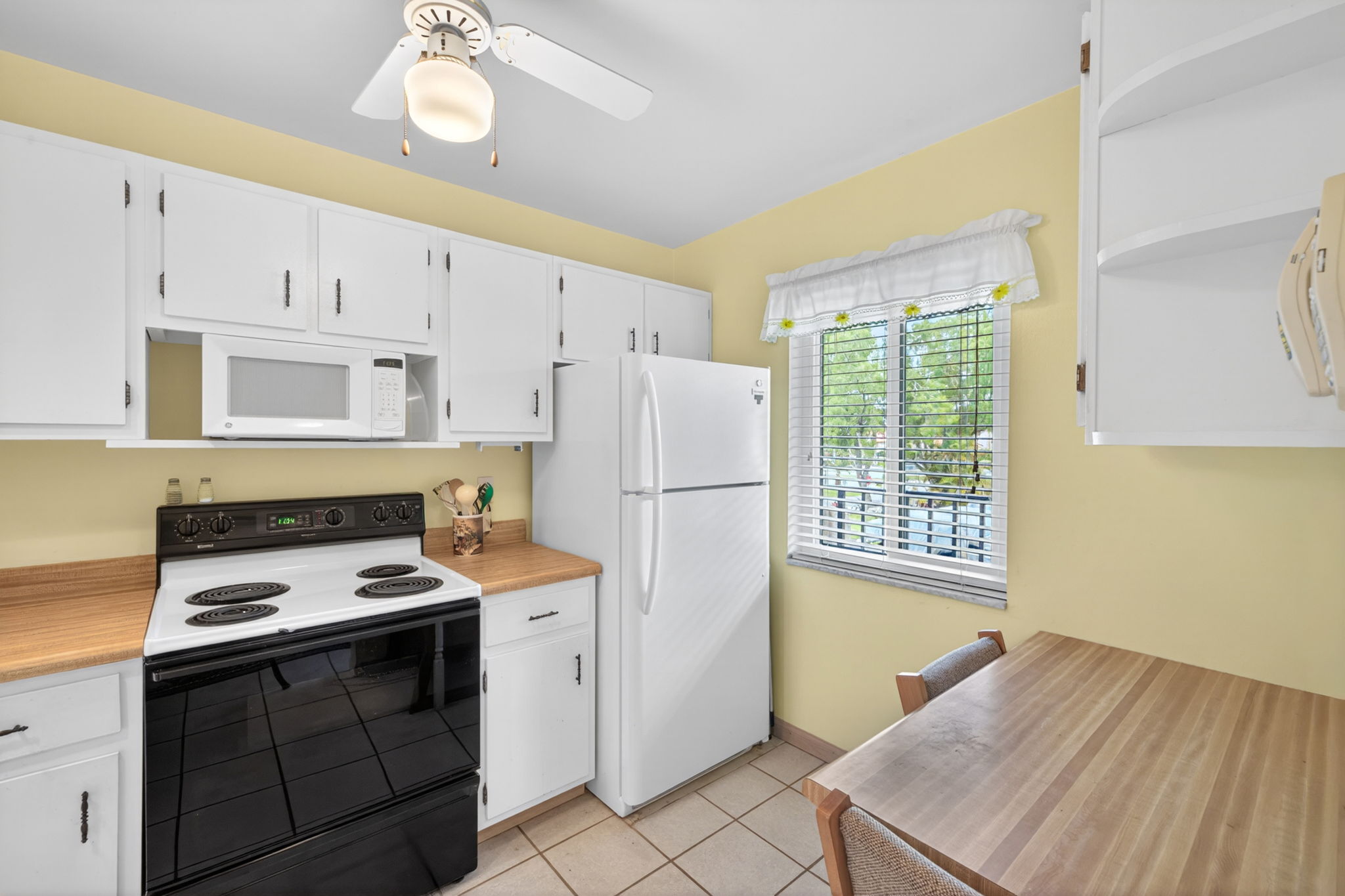 Kitchen 2 of 3