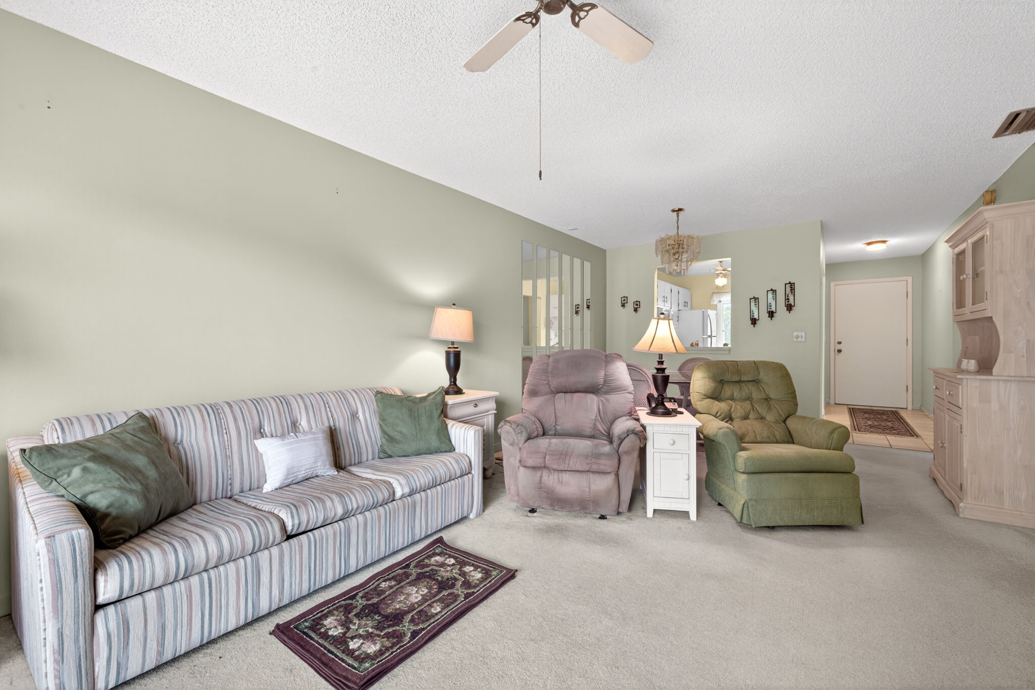 Living Room 2 of 4