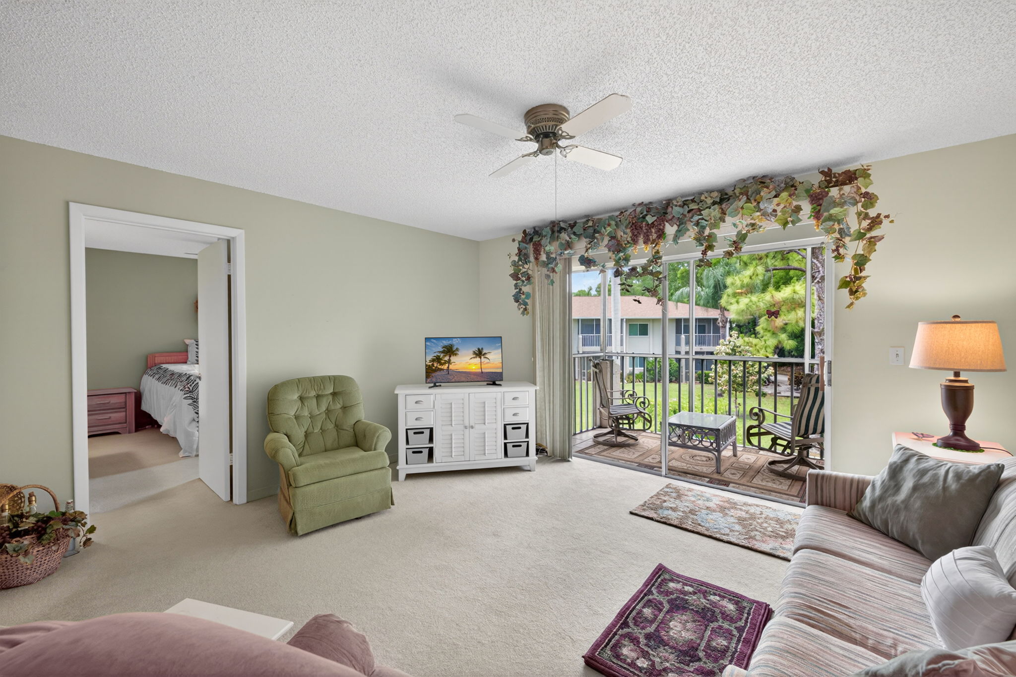 Living Room 4 of 4