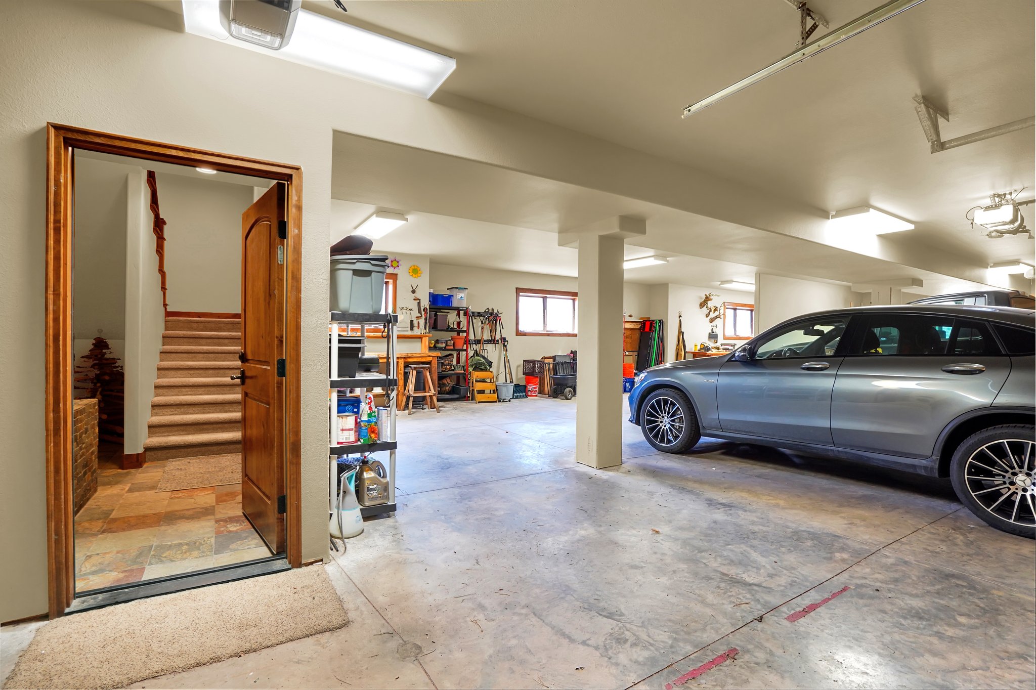 Oversized Garage. Insulated, Finished, Heated, Large Work Bench & Shop Area