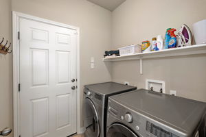  Photo 32