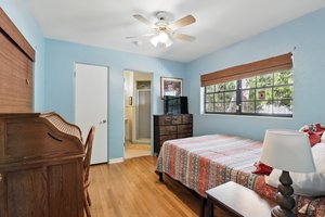  Photo 23
