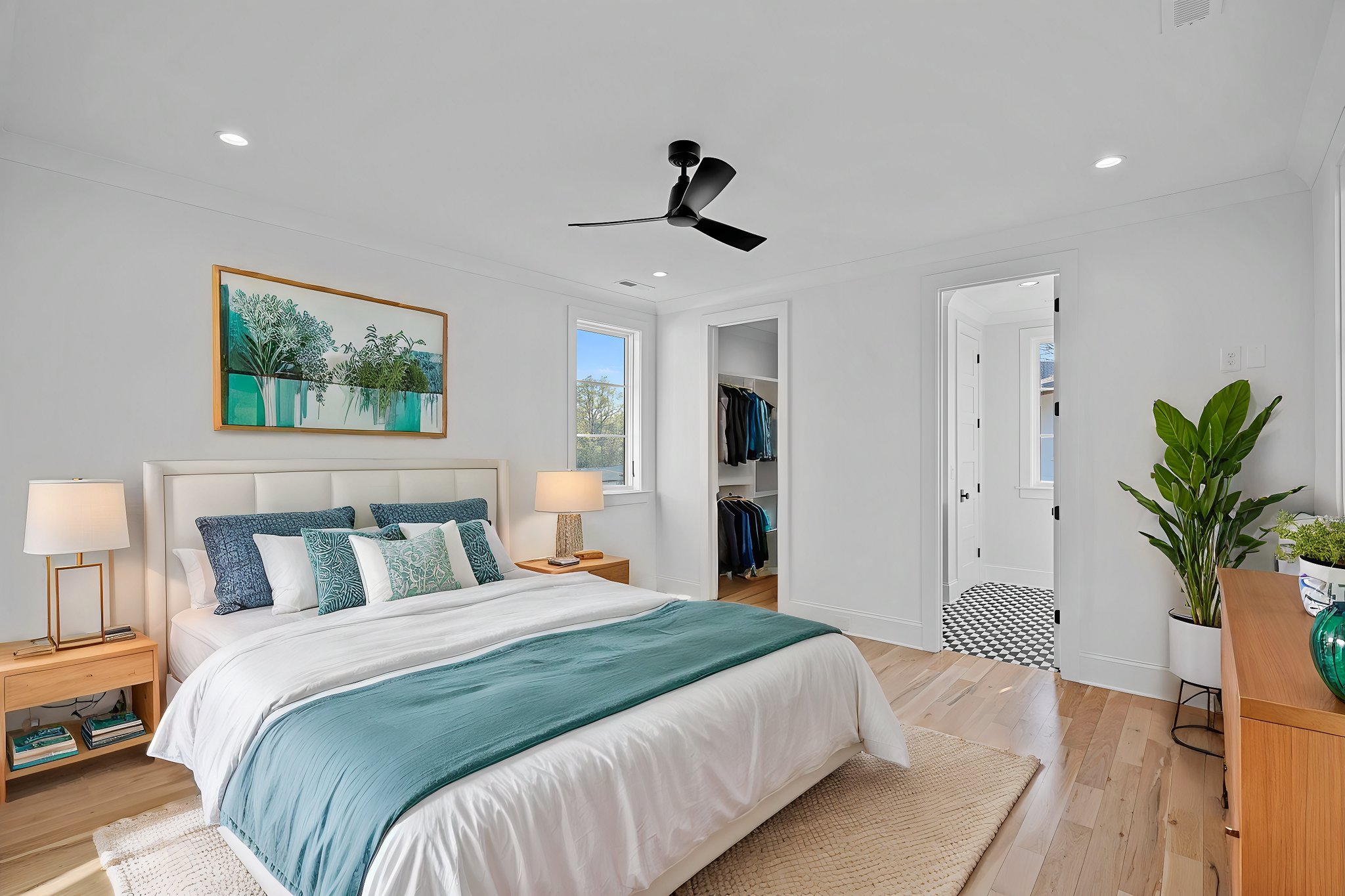 DSC04753 virtually staged.jpg