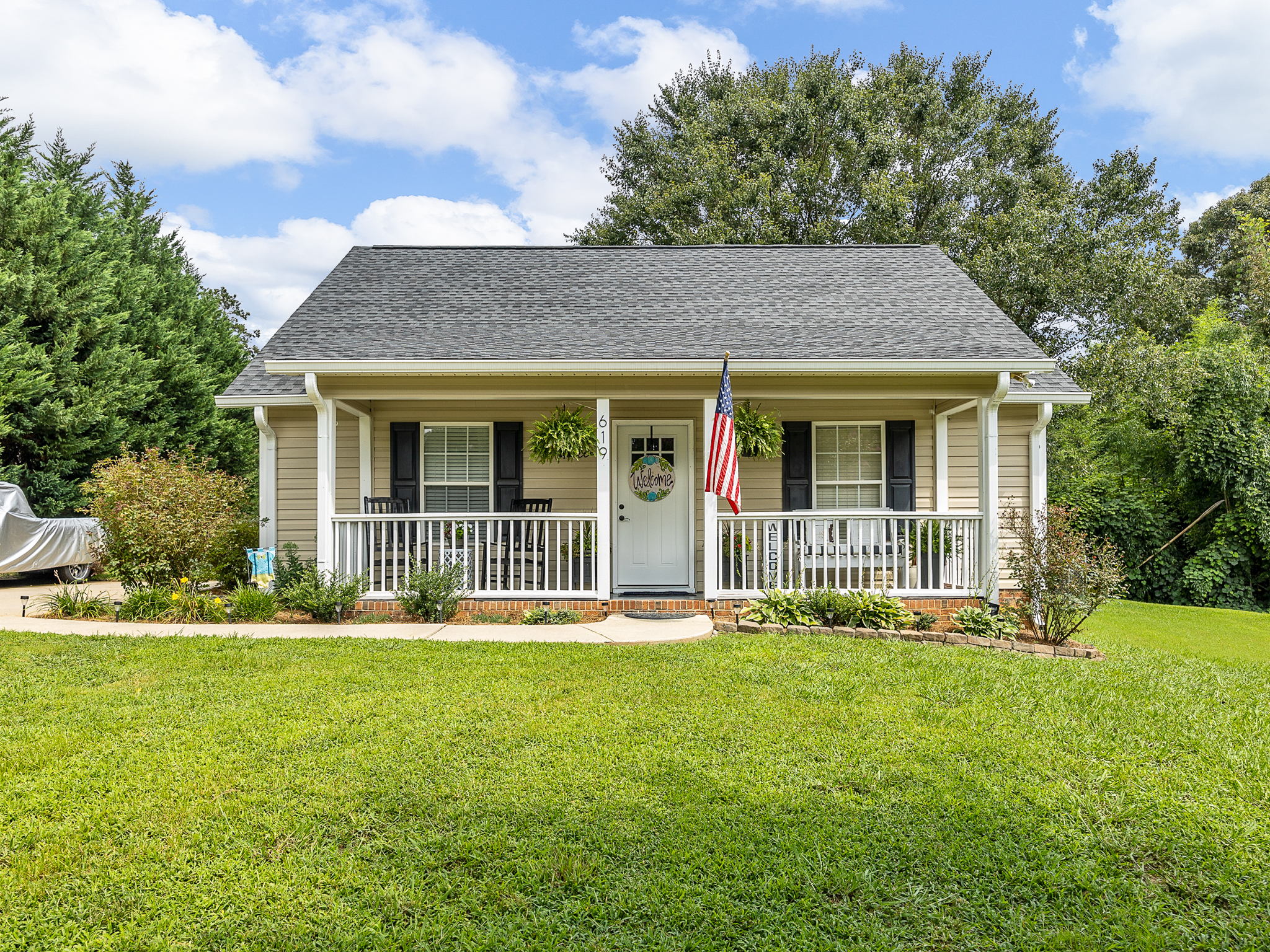 619 S Serena Hills Dr, Moore, SC 29369 Robbie Gregory Creative
