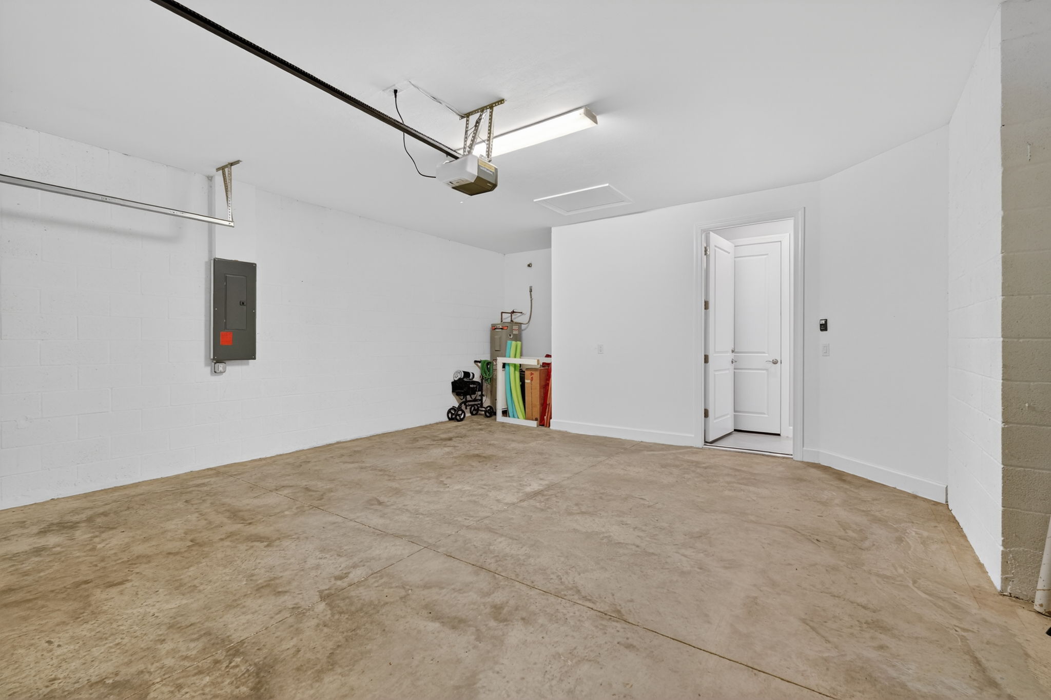  Photo 46