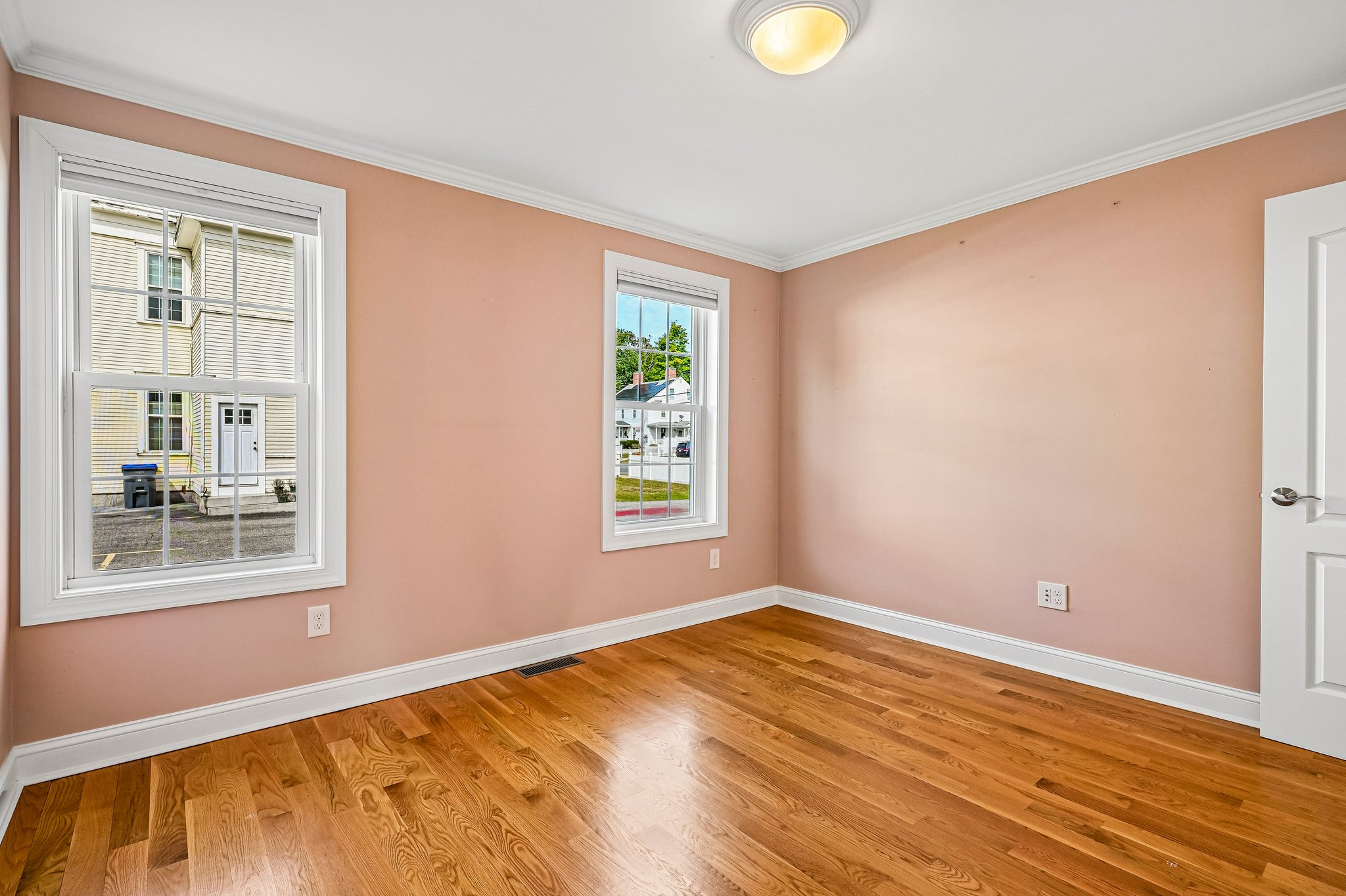 62-64 Hampshire St-S1709-037.jpg