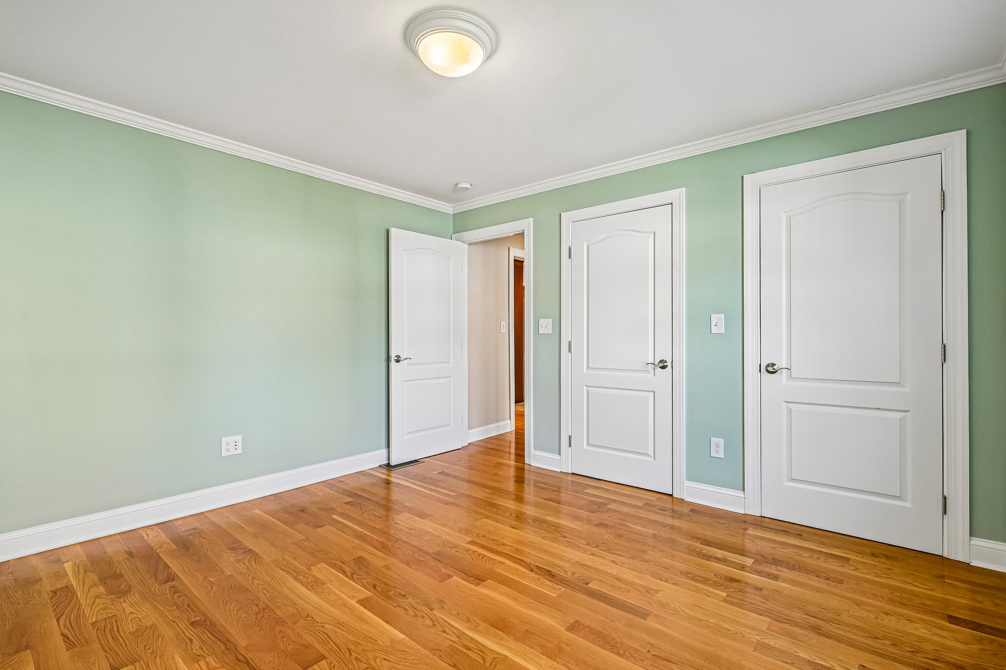 62-64 Hampshire St-S1709-048.jpg