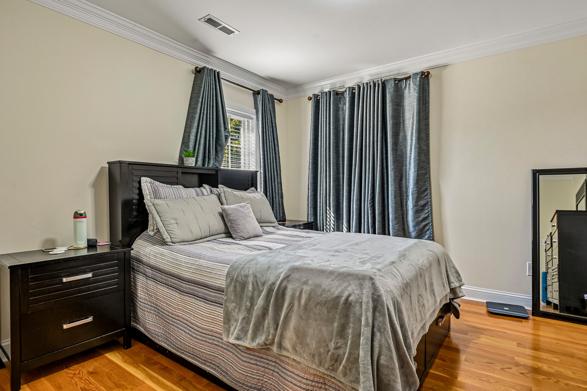 62-64 Hampshire St-S1709-060.jpg