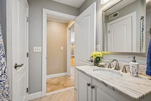 62-64 Hampshire St-S1709-050.jpg
