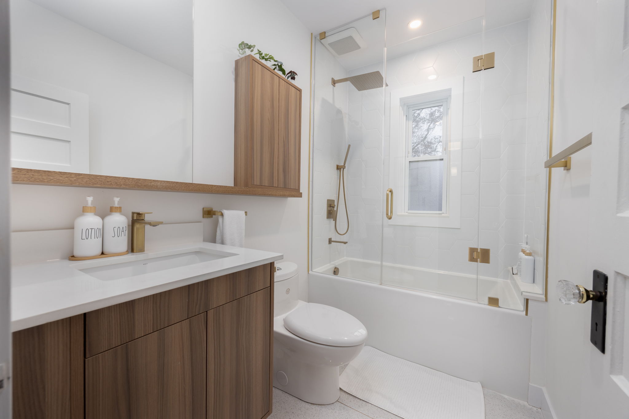 Toronto property showcase — delivered property photograph 17