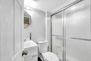  Photo 40