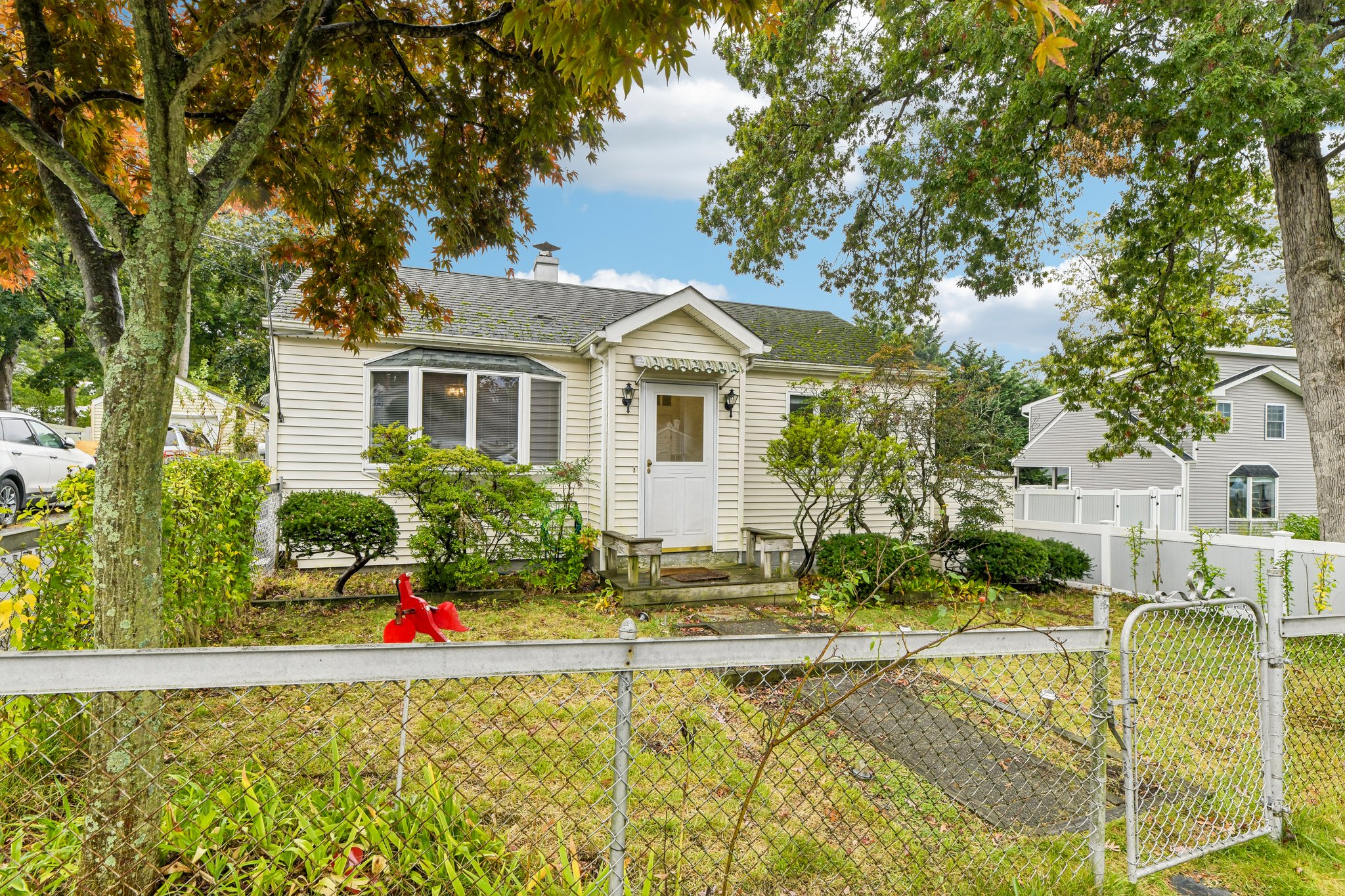 E 20th St-S1710-003.jpg