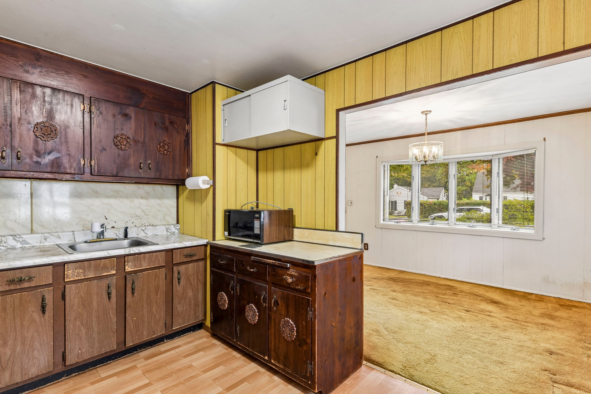 E 20th St-S1710-011.jpg