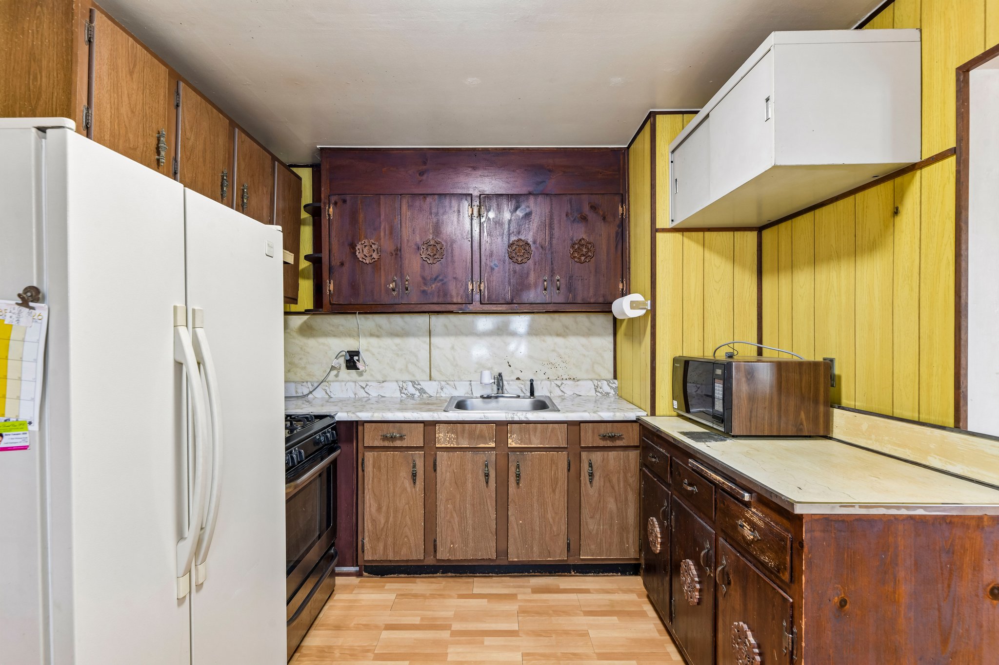 E 20th St-S1710-012.jpg