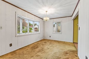 E 20th St-S1710-008.jpg
