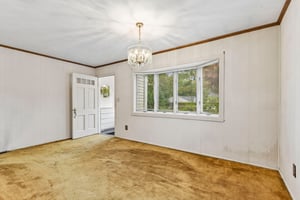 E 20th St-S1710-009.jpg