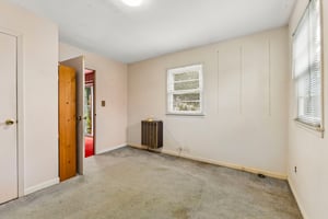 E 20th St-S1710-014.jpg