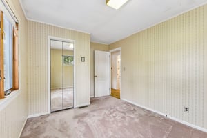 E 20th St-S1710-019.jpg