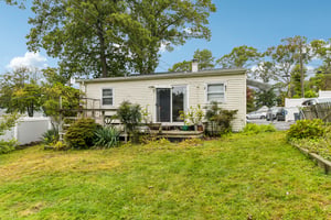 E 20th St-S1710-020.jpg