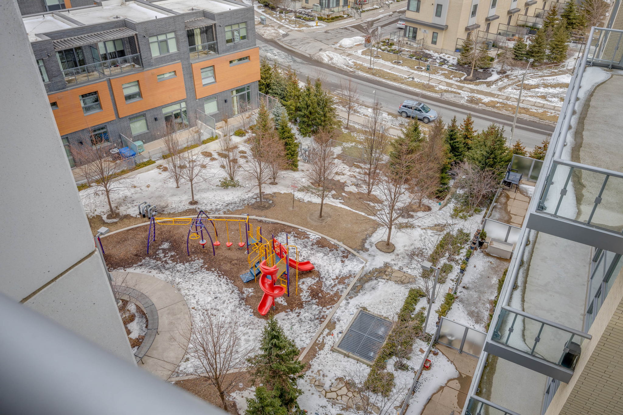 Toronto property showcase — delivered property photograph 35