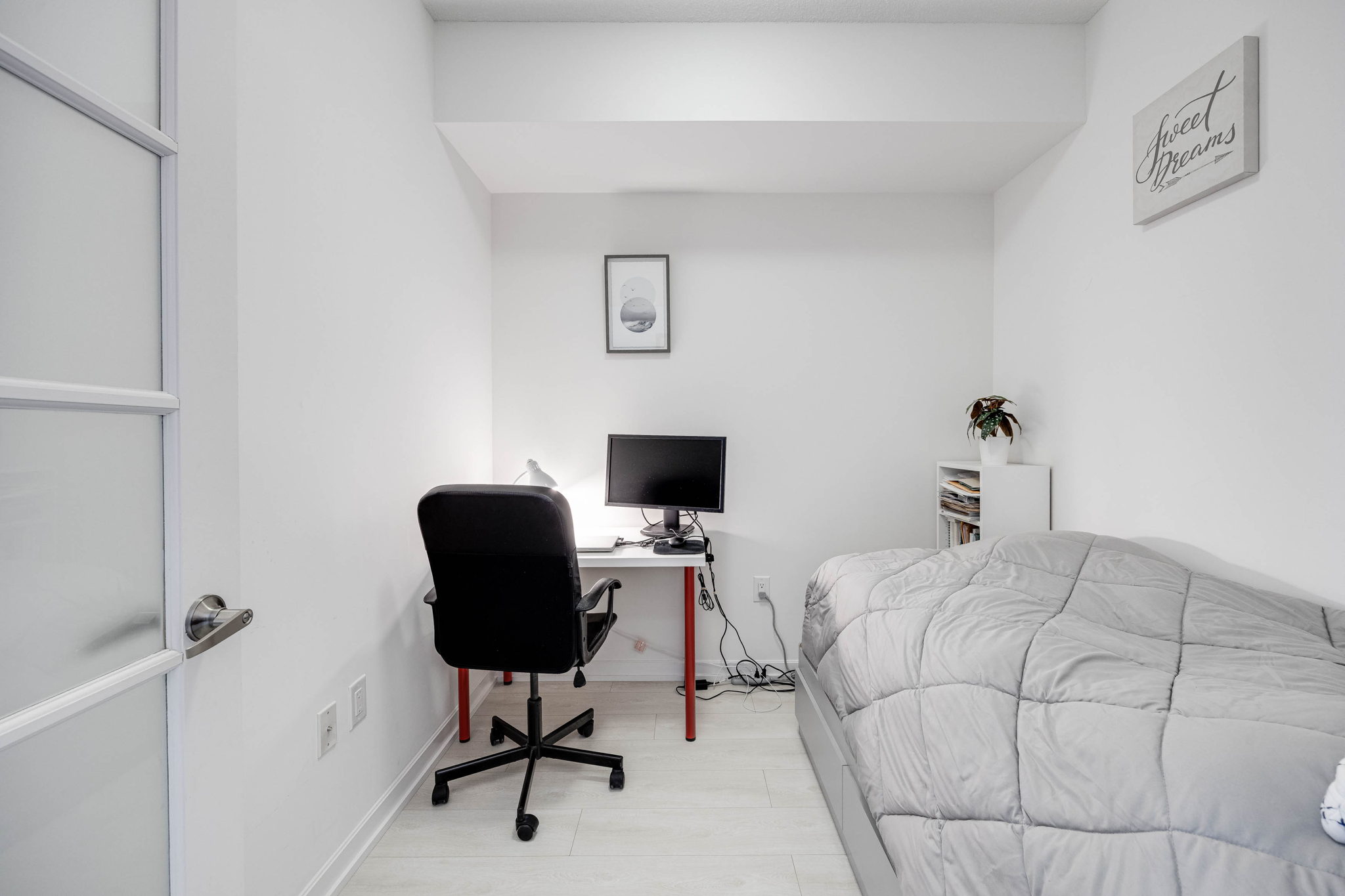 Toronto property showcase — delivered property photograph 24