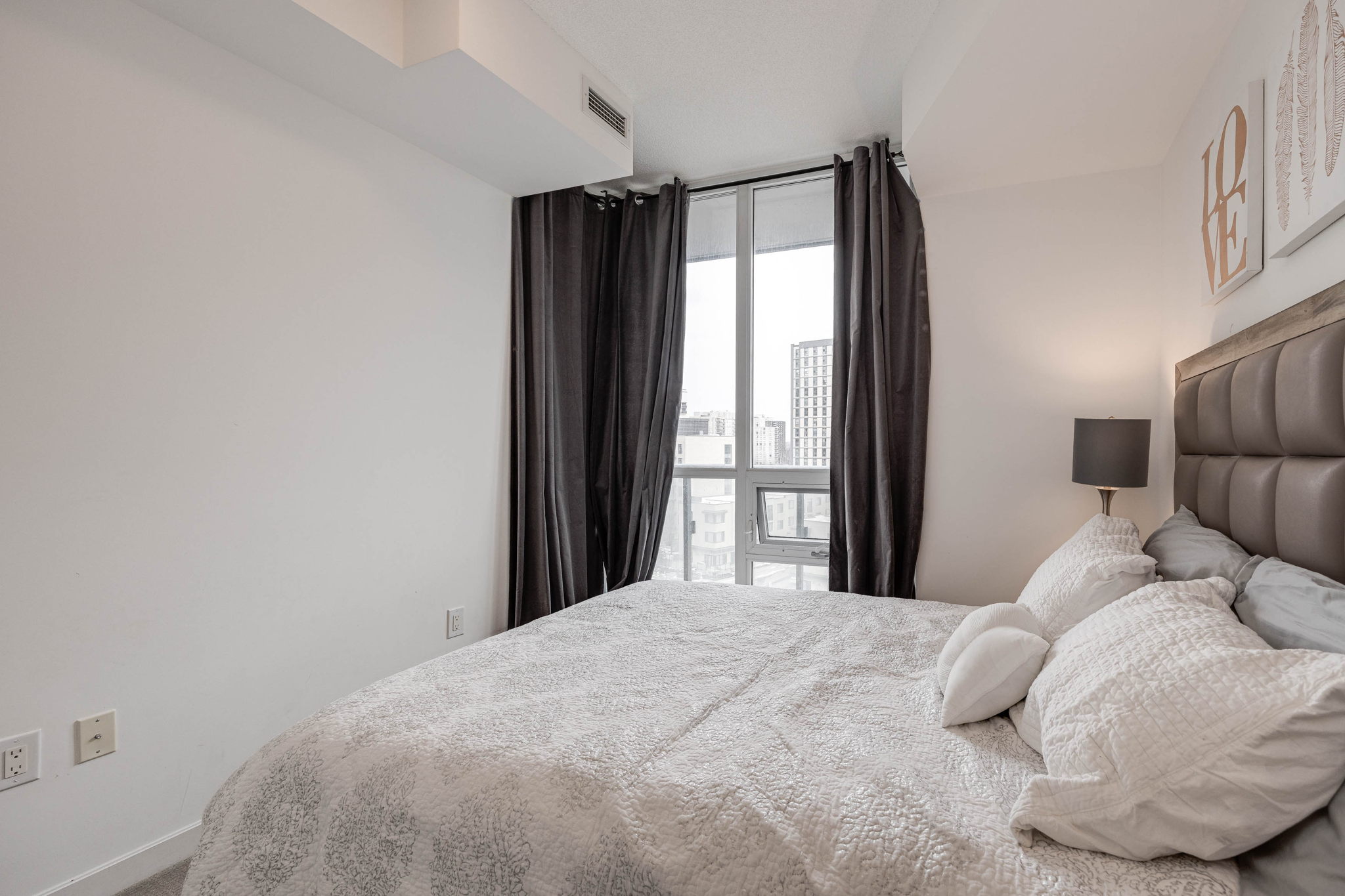 Toronto property showcase — delivered property photograph 22