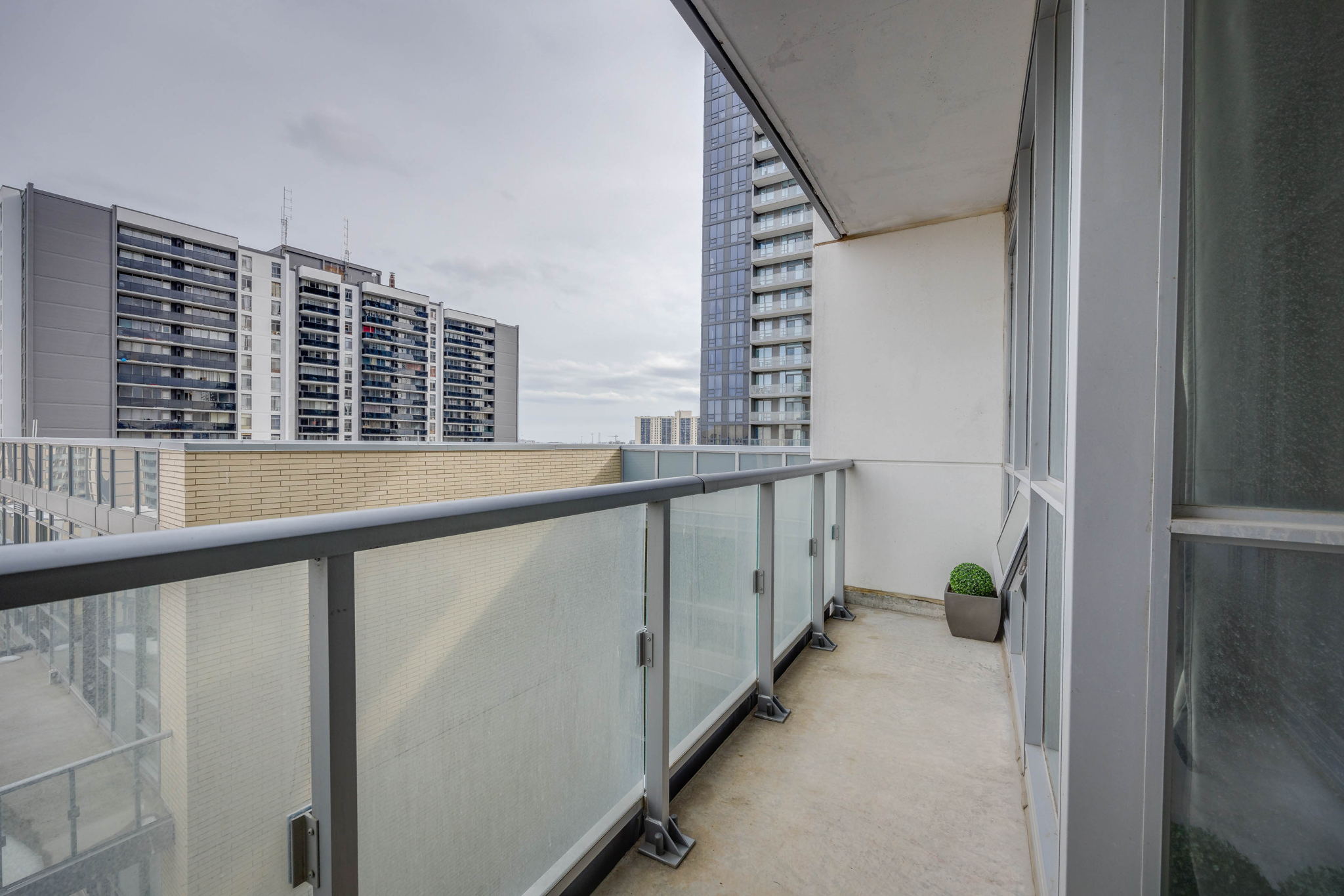 Toronto property showcase — delivered property photograph 30